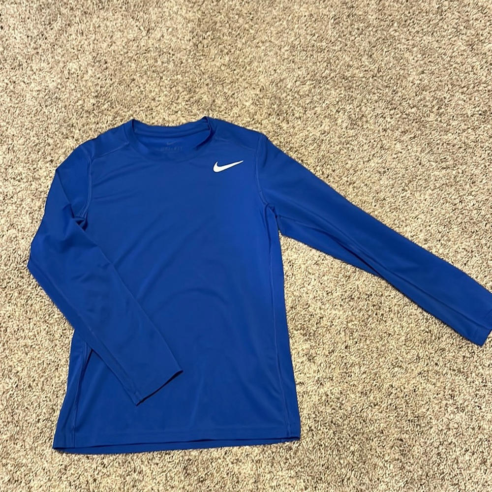Nike fitted long sleeved dry fit shirt, size Medium